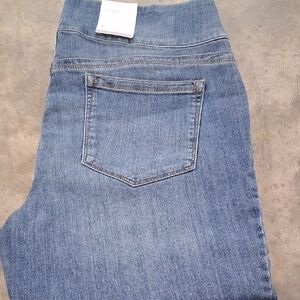 Style & Co High Rise Blue Jean Capri  with Classic Denim Wash